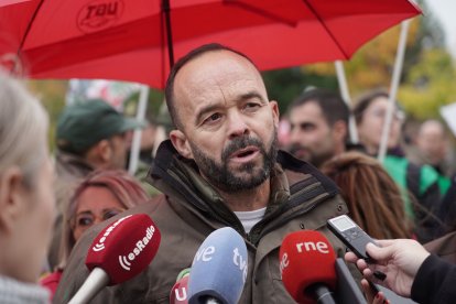 Los sindicatos se concentrarán para exigir mejoras urgentes en el operativo de incendios, coincidiendo con la comparecencia en el pleno del Consejero de Medio Ambiente, Juan Carlos Suárez Quiñones