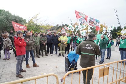 Los sindicatos se concentrarán para exigir mejoras urgentes en el operativo de incendios, coincidiendo con la comparecencia en el pleno del Consejero de Medio Ambiente, Juan Carlos Suárez Quiñones