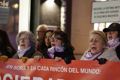 Un momento de las concentraciones en Castilla y León contra la violencia de género.
