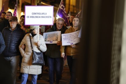 Un momento de las concentraciones en Castilla y León contra la violencia de género.