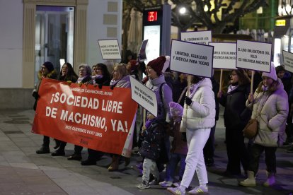 Un momento de las concentraciones en Castilla y León contra la violencia de género.