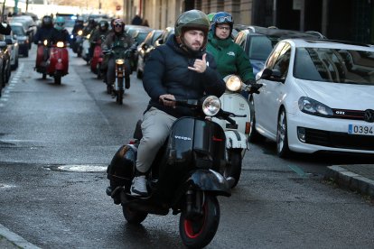 León acoge la habitual Scooter Run del festival Purple Weekeend