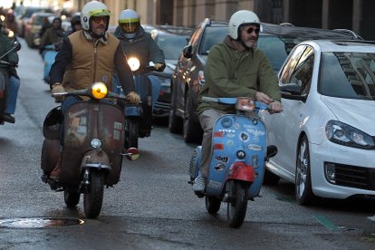 León acoge la habitual Scooter Run del festival Purple Weekeend