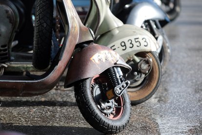 León acoge la habitual Scooter Run del festival Purple Weekeend