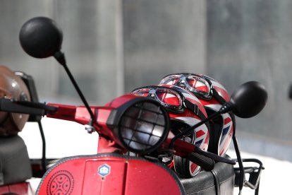 León acoge la habitual Scooter Run del festival Purple Weekeend