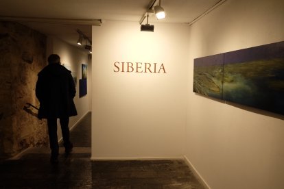 Exposición de la pintora Purificación del Bosque en la sala de La Salina de Salamanca