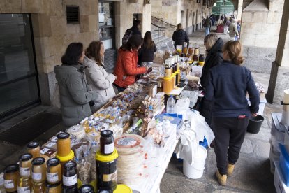 Las turroneras de La Alberca en los soportales de la Plaza Mayor de Salamanca