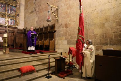 La Real Cofradía del Pendón de San Isidoro conmemora el 962 aniversario de las Reliquias del Santo desde Santiponce-Itálica (Sevilla) a León