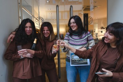 Trabajadoras de Bimba y Lola en Palencia celebran el Segundo Premio de la Lotería de Navidad