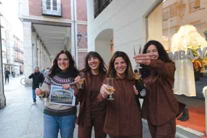 Trabajadoras de Bimba y Lola en Palencia celebran el Segundo Premio de la Lotería de Navidad