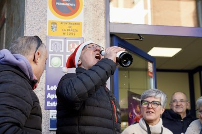 El 'Gordo' de la Lotería de Navidad reparte felicidad La Bañeza, en León