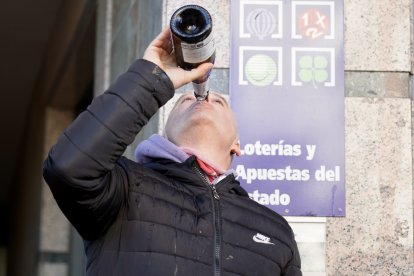 El 'Gordo' de la Lotería de Navidad reparte felicidad La Bañeza, en León