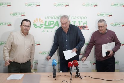 Aurelio González y Lorenzo Rivera, analizan el año agrario y los retos del sector