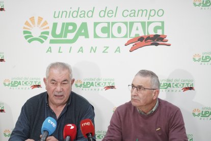 Aurelio González y Lorenzo Rivera, analizan el año agrario y los retos del sector