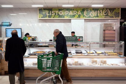 Sección ‘Listo para Comer’ del supermercado vallisoletano en el barrio de Huerta del Rey.