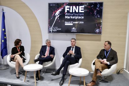 La jefe de Área de Turismo Cultural, Natalia Briales; el director general de Abadía Retuerta, Enrique Valero, y el director general de Feria de Valladolid, Alberto Alonso.