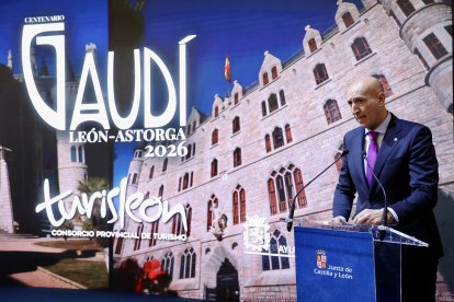 El alcalde de León, José Antonio Díez presenta la campaña turística de la ciudad en Fitur.