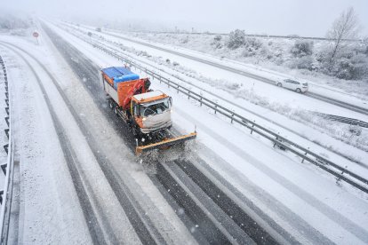 Temporal de nieve en la A-66, entre Guijuelo y Bejar (Salamanca)