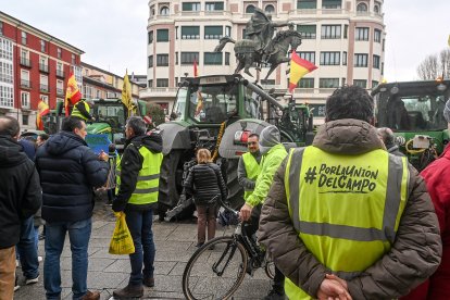 Tractorada de agricultores y ganaderos en Burgos contra Mercosur