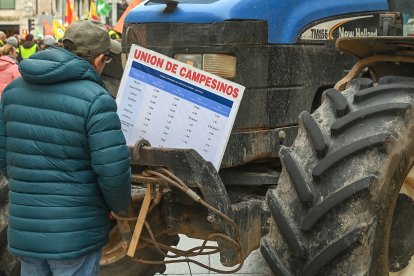 Tractorada de agricultores y ganaderos en Burgos contra Mercosur