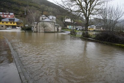 La localidad de Balboa (León), afectada por el temporal de lluvias