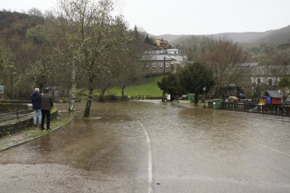 La localidad de Balboa (León), afectada por el temporal de lluvias