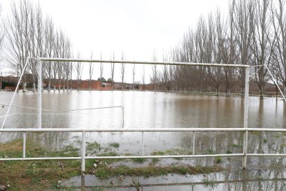 Crecida del Río Orbigo a su paso por Villabrazaro