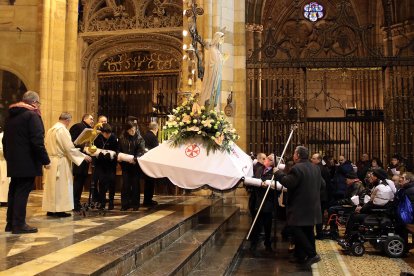 Procesión de antorchas de la Hospitalidad de Nuestra Señora de Lourdes