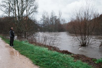 Aumento del caudal del río Sil a su paso por Ponferrada.