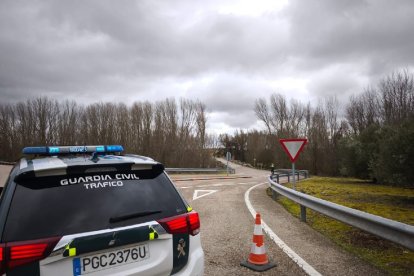 Corte de la circulación del Puente Romano de Quintanilla del Puente