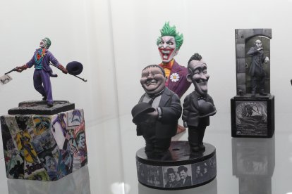 El Ateneo de Palencia acoge una exposición de miniaturas de la Asociación de Miniaturistas Asociados de Palencia