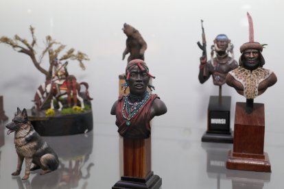 El Ateneo de Palencia acoge una exposición de miniaturas de la Asociación de Miniaturistas Asociados de Palencia