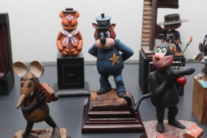 El Ateneo de Palencia acoge una exposición de miniaturas de la Asociación de Miniaturistas Asociados de Palencia