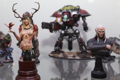 El Ateneo de Palencia acoge una exposición de miniaturas de la Asociación de Miniaturistas Asociados de Palencia