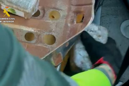 Encuentran siete kilos de hachís en un coche en la AP-1 en Burgos