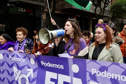 La Comisión 8M organiza una manifestación en León por el Día Internacional de la Mujer.