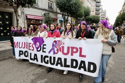 La Comisión 8M organiza una manifestación en León por el Día Internacional de la Mujer.