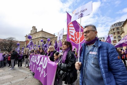 La Comisión 8M organiza una manifestación en León por el Día Internacional de la Mujer.