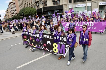La Comisión 8M organiza una manifestación en León por el Día Internacional de la Mujer.