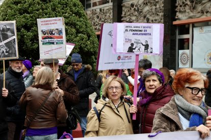 El Movimiento Feminista de León organiza una manifestación por el Día Internacional de la Mujer.