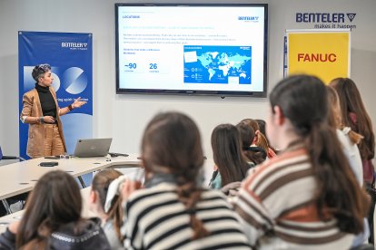 Talleres de Stem Talent Girl en la fábrica burgalesa de Benteler.