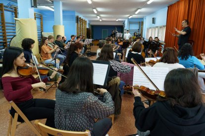 Ensayo de la Orquesta Sinfónica de Ponferrada dirigida por Manuel Alejandre