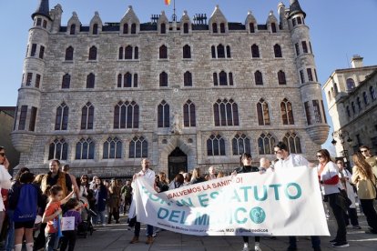Manifestación de la Asociación Médicos Unidos por sus Derechos de León