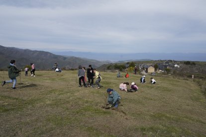 Iniciativa 'Guardianes del Bosque', con la plantación de árboles en zonas afectadas por los incendios en el Bierzo