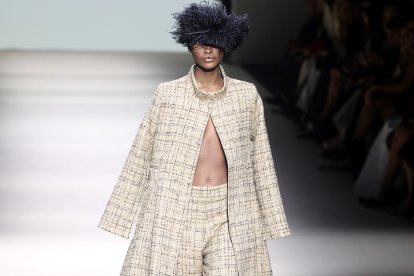 Desfile de la diseñadora salmantina, Fely Campo en la mercedes-Benz Fashion Week.