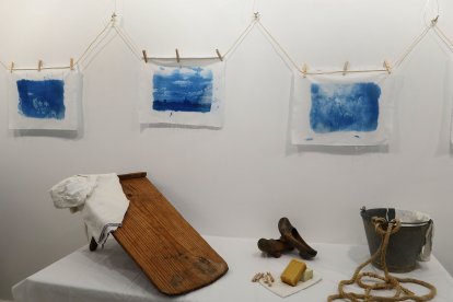 Exposición 'Azulete' ; la fotógrafa Inés García Ruiz expone el  proyecto ganador del Pallantia photo joven 2026 en la sala el Laboratorio de Palencia