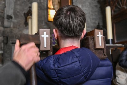 Último ensayo de la procesión del Silencio en la parroquia de San Cosme.