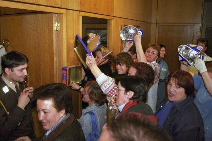 Diversos momentos de la lucha que las trabajadoras, y trabajadores, de Fontaneda llevaron a cabo en 2002