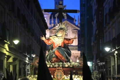 Un momento de la procesión del Santísimo Rosario del Dolor de Valladolid, imagen de archivo.