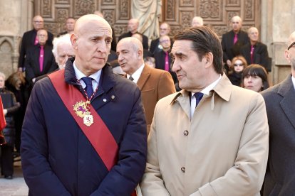 Acto del Perdón mediante el indulto a una presa en el transcurso de la Procesión del Perdón, organizada por la Cofradía del Santo Cristo del Perdón